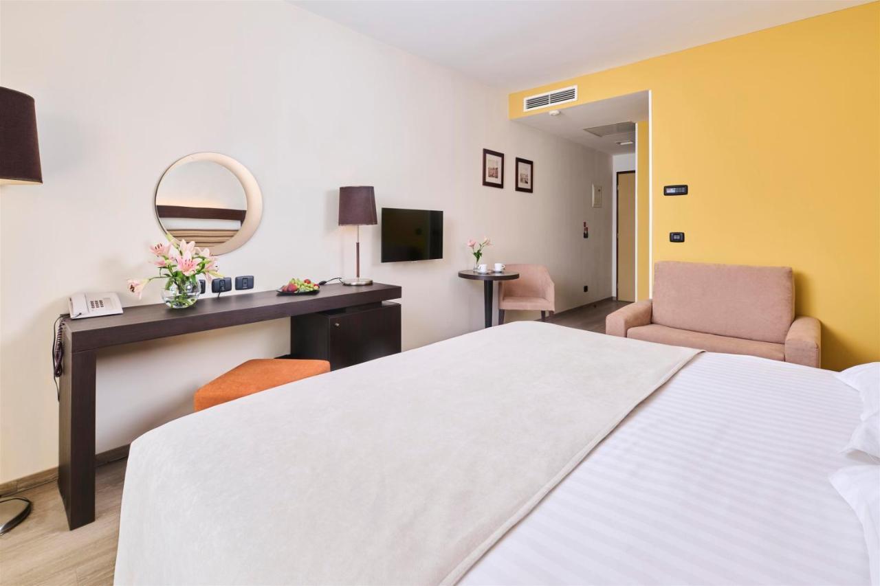 אומאג Hotel Garden Istra Plava Laguna מראה חיצוני תמונה