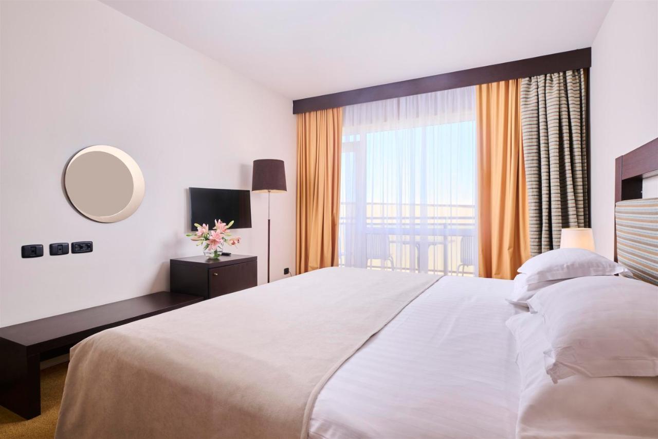 אומאג Hotel Garden Istra Plava Laguna מראה חיצוני תמונה