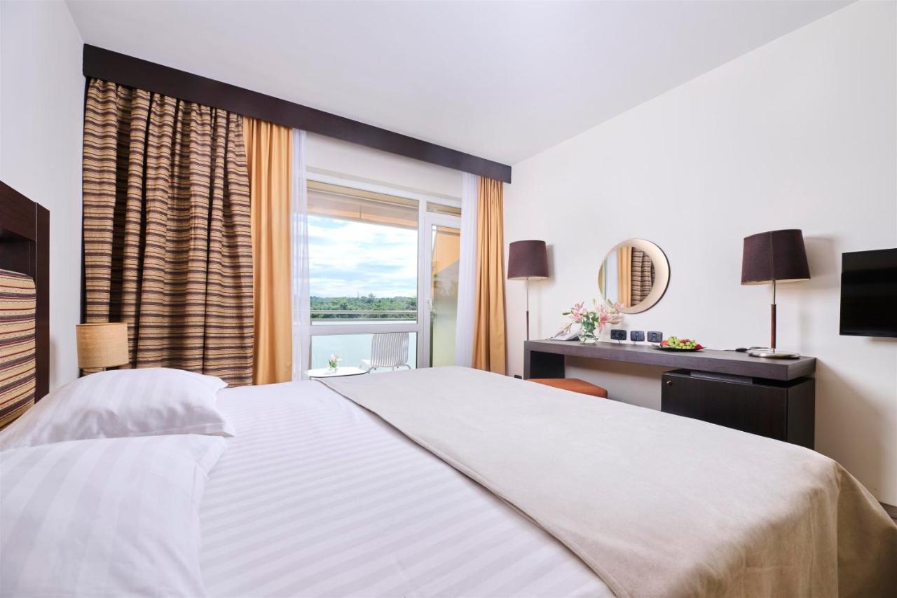 אומאג Hotel Garden Istra Plava Laguna מראה חיצוני תמונה