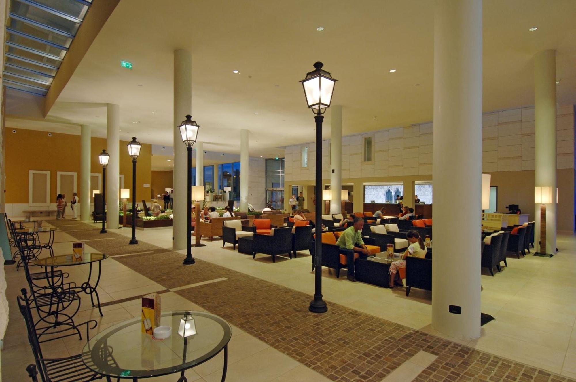 אומאג Hotel Garden Istra Plava Laguna מראה פנימי תמונה