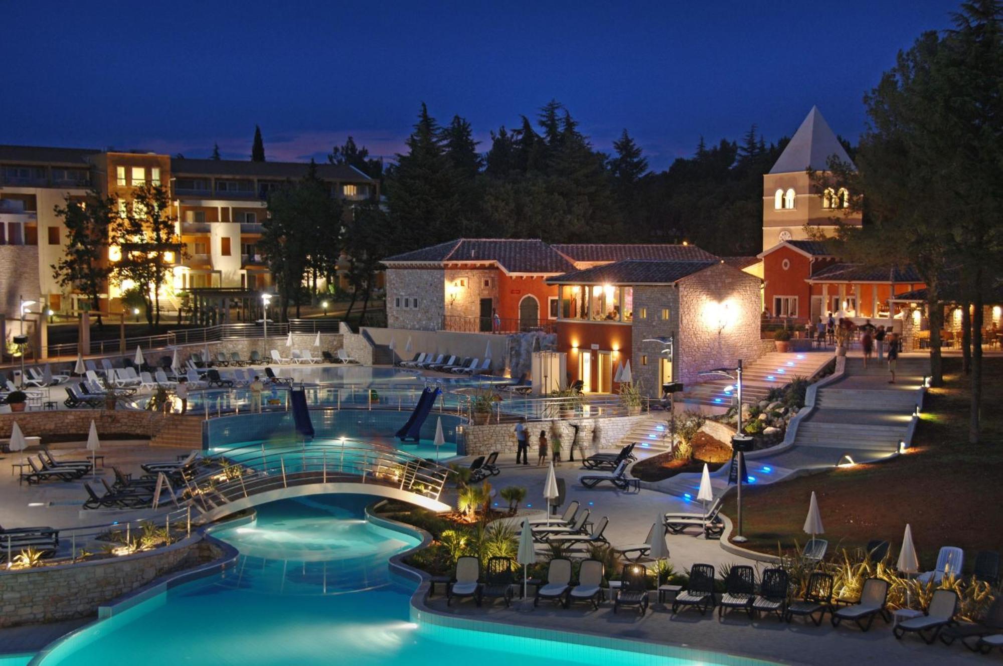 אומאג Hotel Garden Istra Plava Laguna מראה חיצוני תמונה