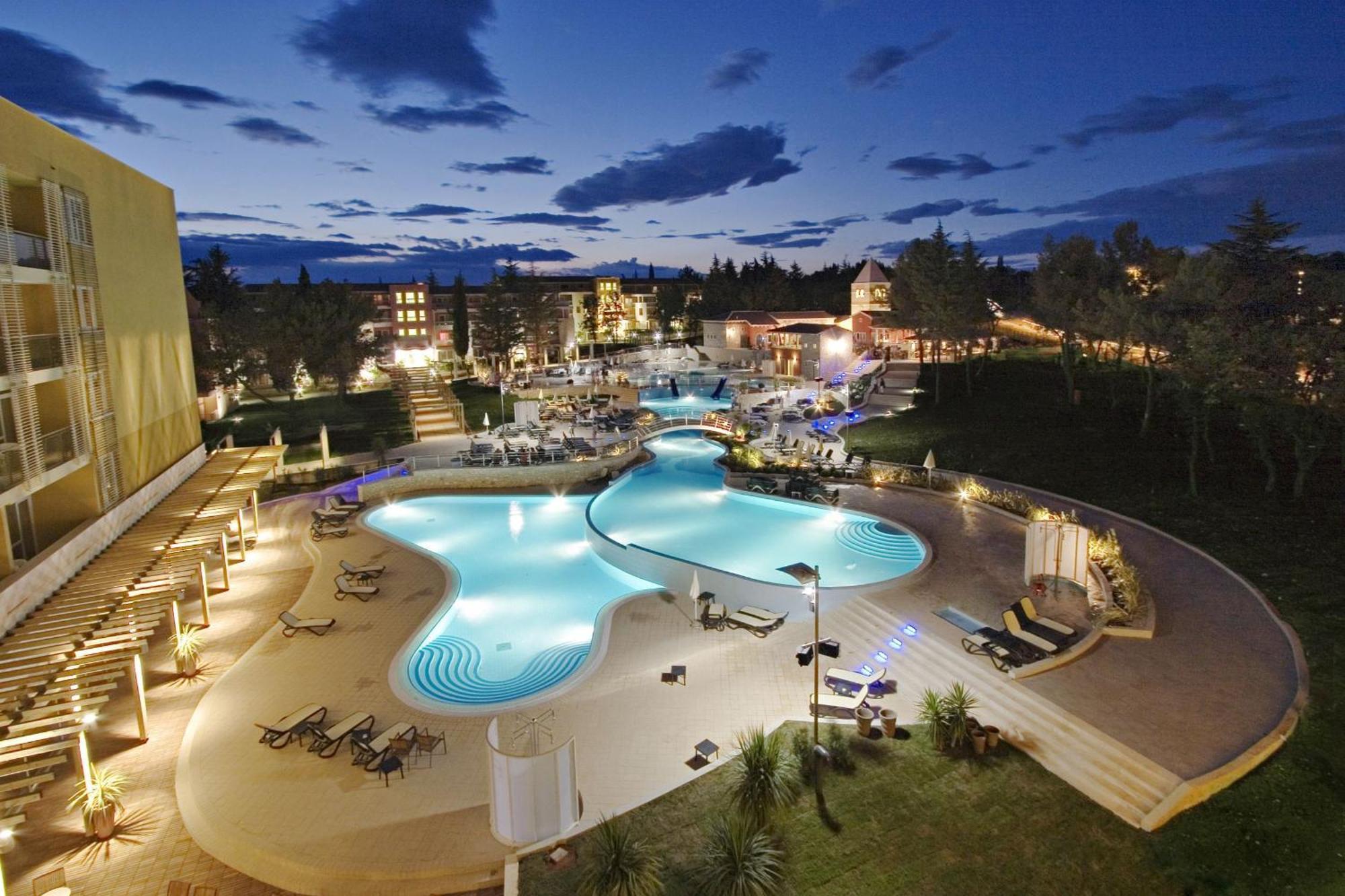 אומאג Hotel Garden Istra Plava Laguna מראה חיצוני תמונה