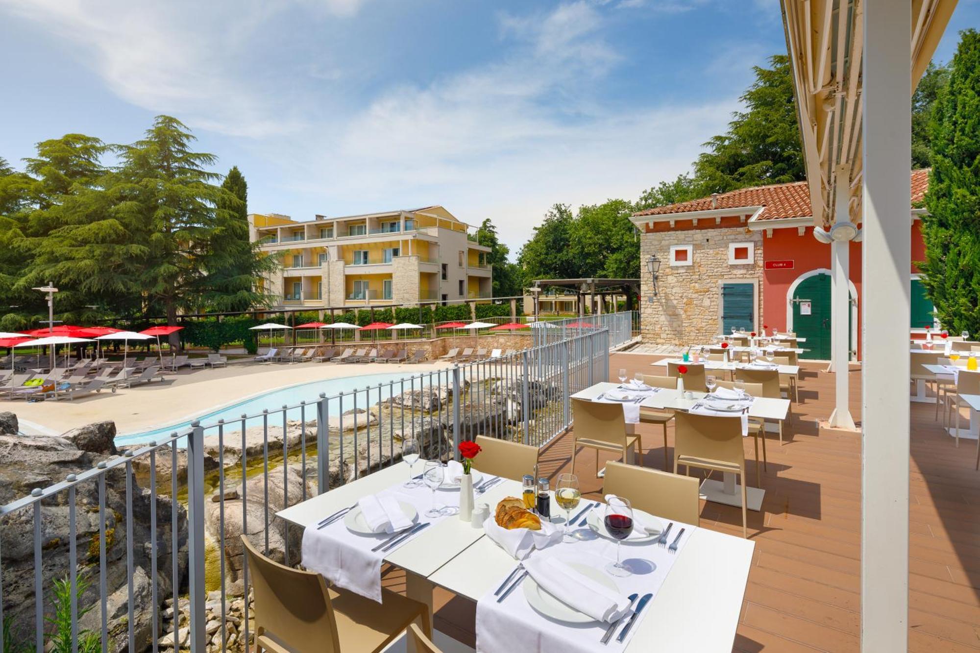 אומאג Hotel Garden Istra Plava Laguna מראה חיצוני תמונה