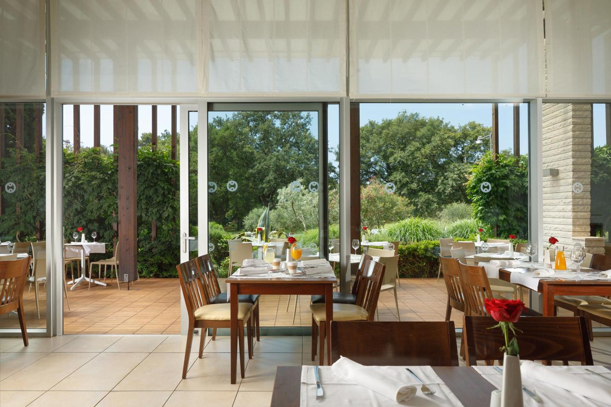 אומאג Hotel Garden Istra Plava Laguna מראה חיצוני תמונה
