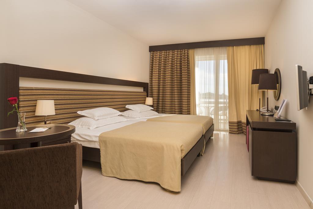 אומאג Hotel Garden Istra Plava Laguna מראה חיצוני תמונה