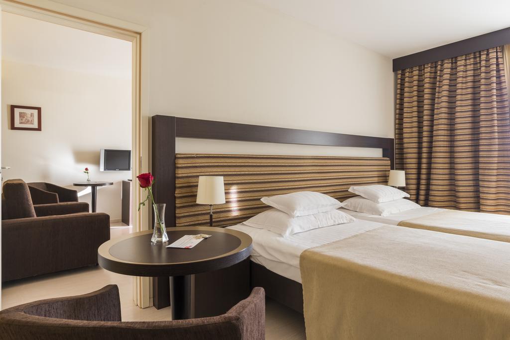 אומאג Hotel Garden Istra Plava Laguna מראה חיצוני תמונה