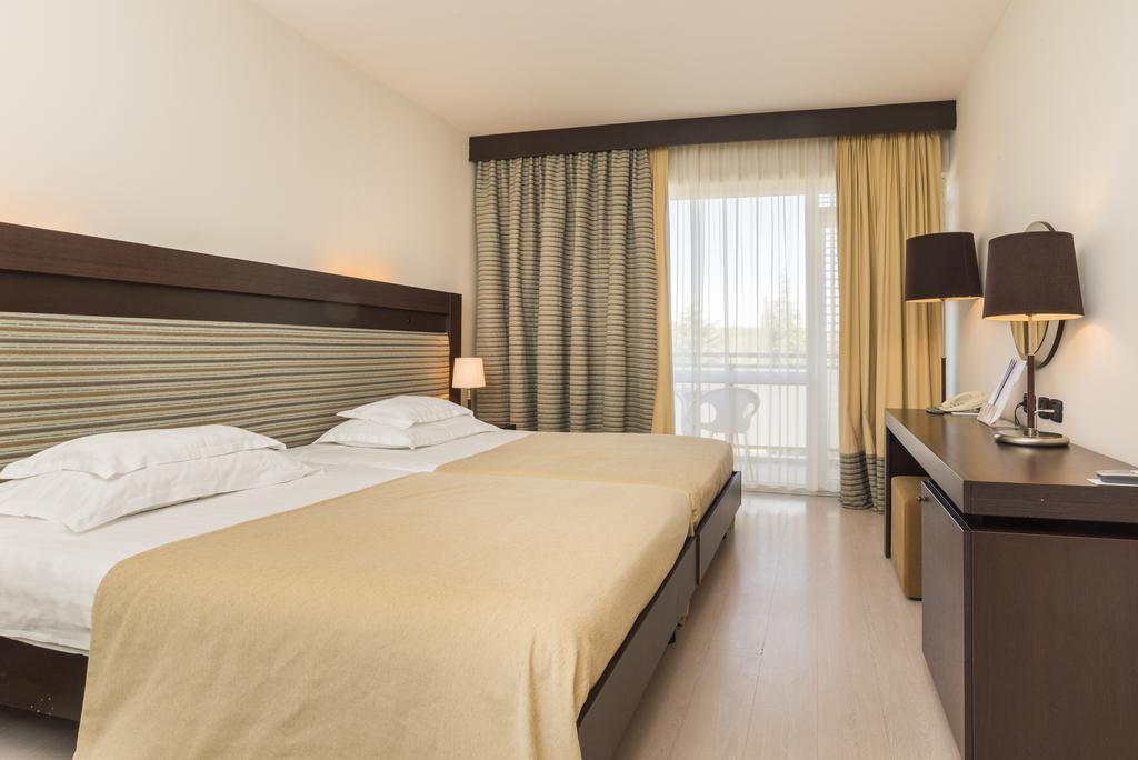 אומאג Hotel Garden Istra Plava Laguna מראה חיצוני תמונה